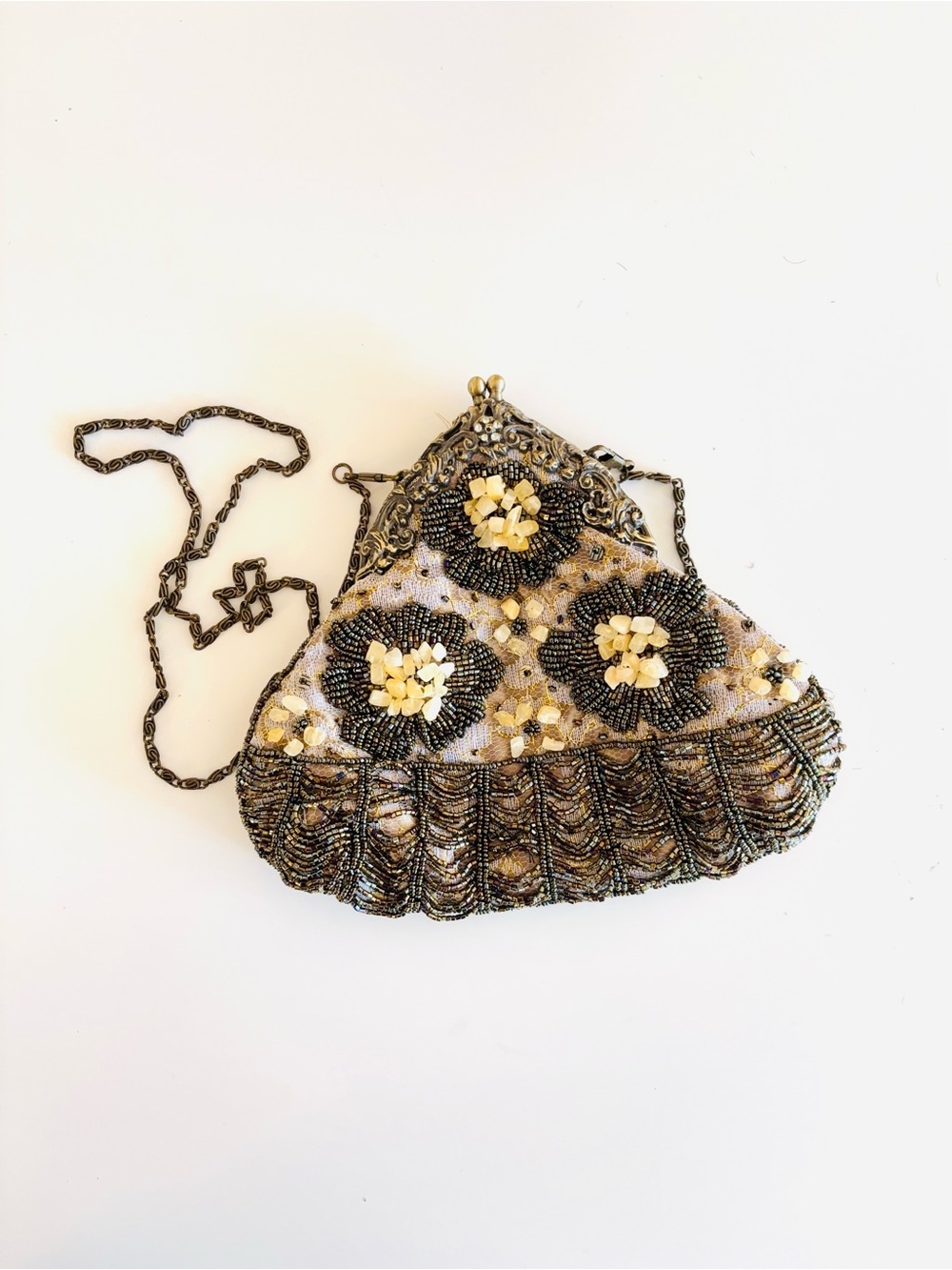 Vintage Beaded Floral Clutch in Gold and Cream - Picture 3 of 14